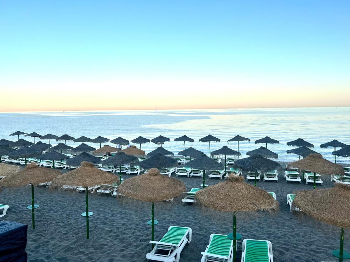 Cozy Fuengirola Apartment With Sea View & Pool Екстер'єр фото