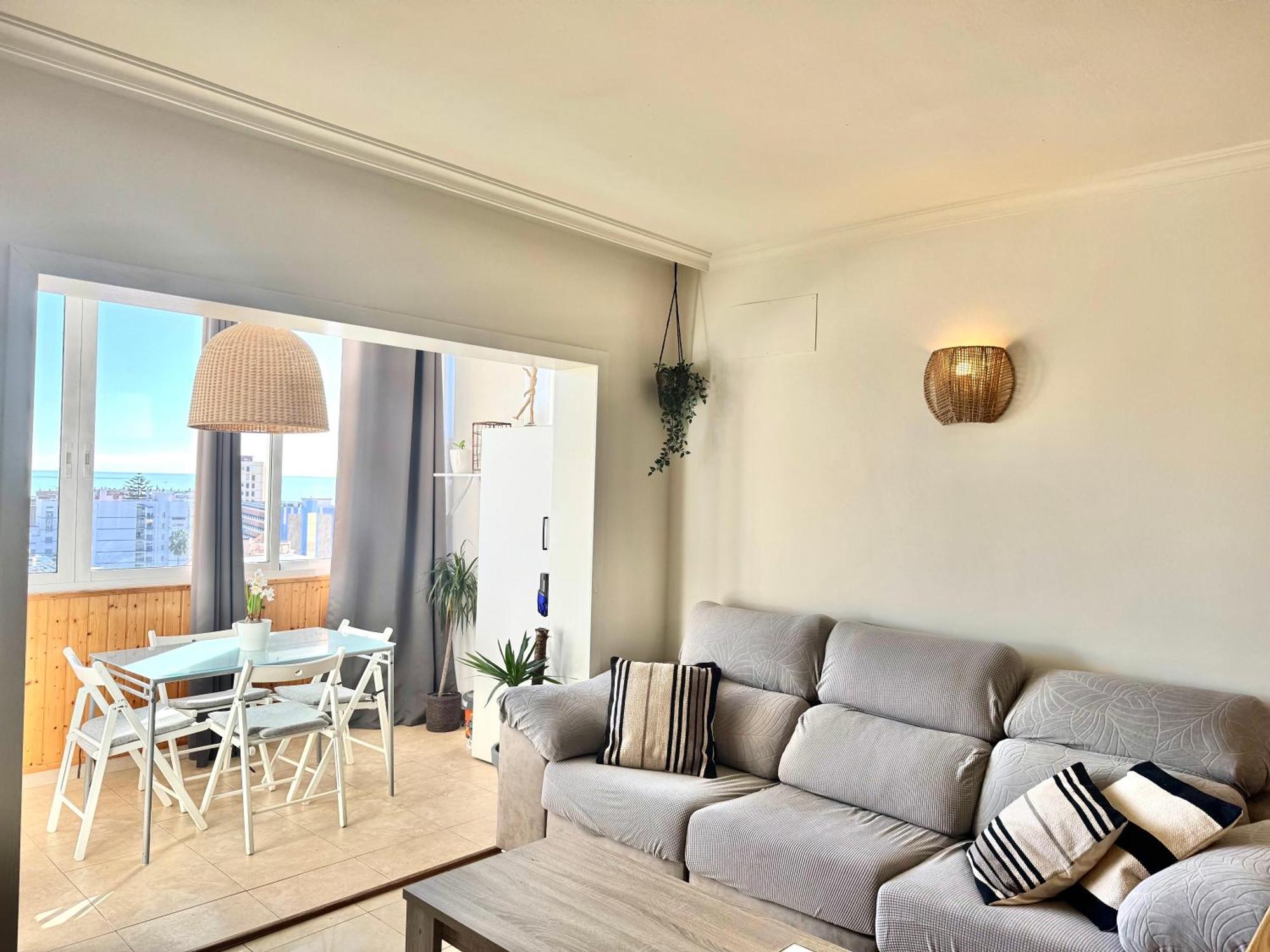 Cozy Fuengirola Apartment With Sea View & Pool Екстер'єр фото